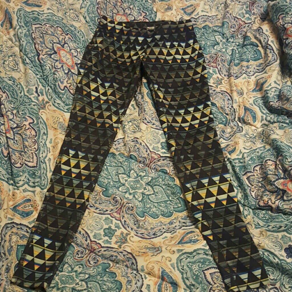 Very cute work out pants.